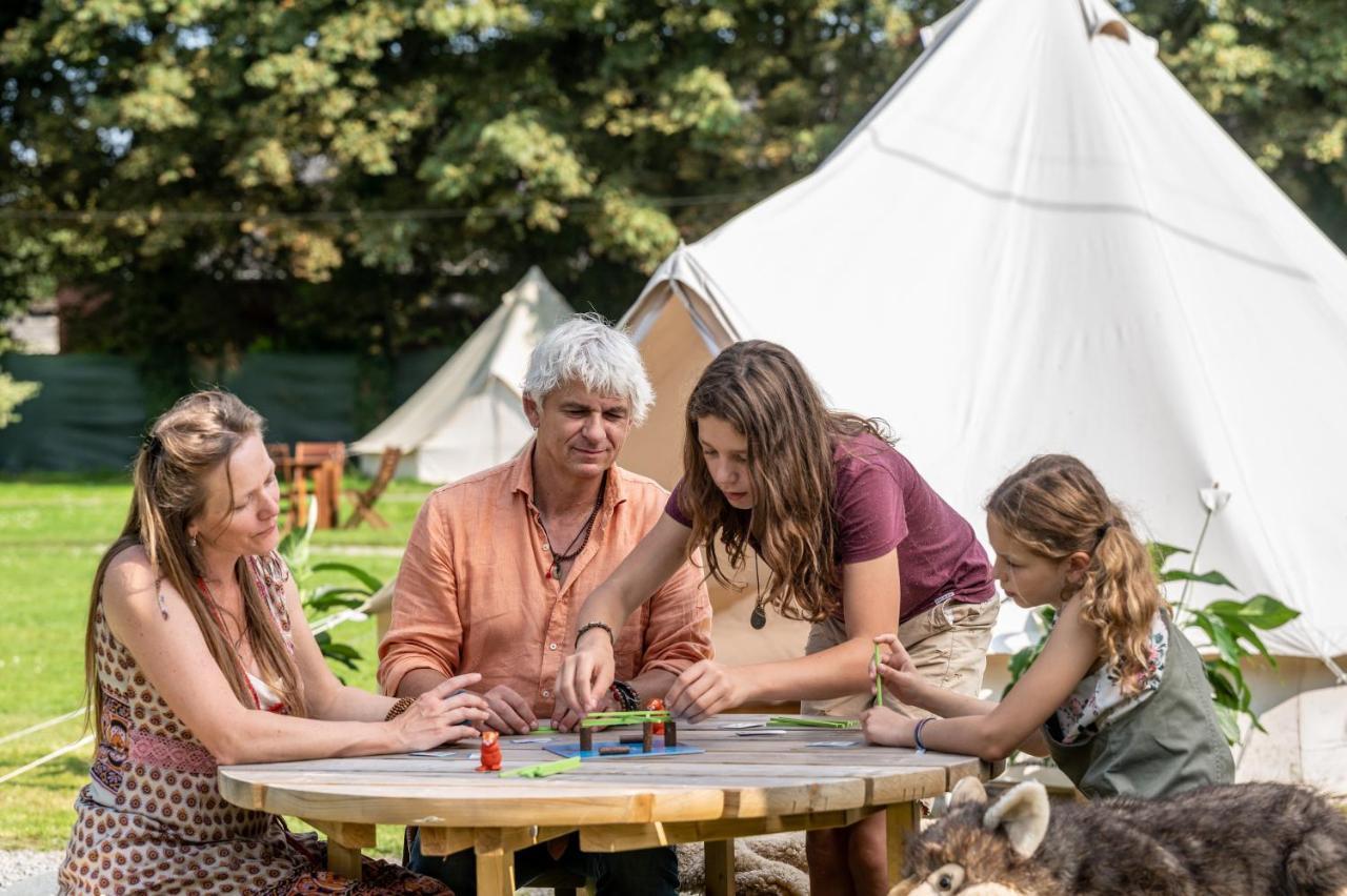Cocoon Village - Glamping - Domaine Des Grottes De Han Rochefort Eksteriør bilde